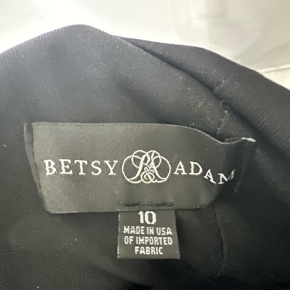 Gorgeous David’s Bridal gown size 10 - Picture 5 of 6